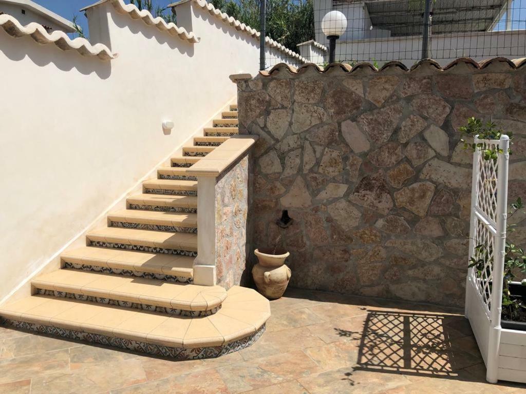 Villa Cala Marina Holidays à Trappeto  Extérieur photo